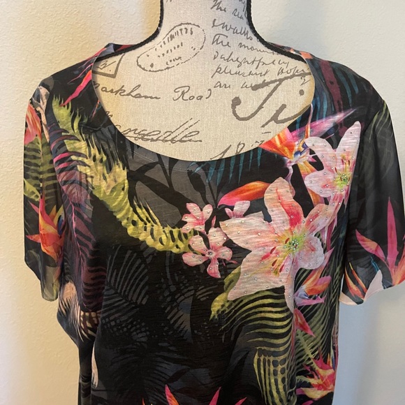 Time and Tru Top - Picture 2 of 7